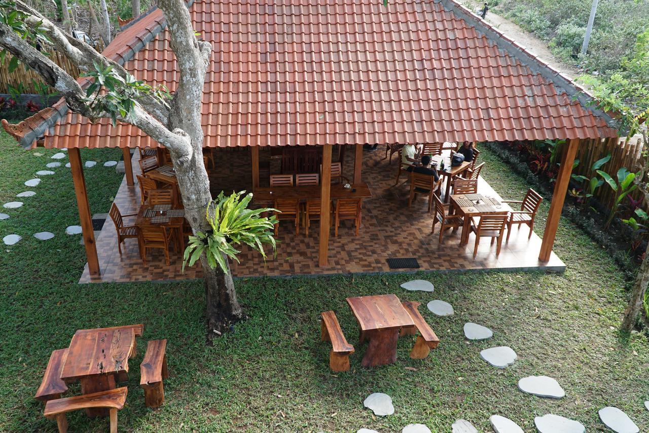 Seno Guesthouse & Cafe Uluwatu Exteriör bild