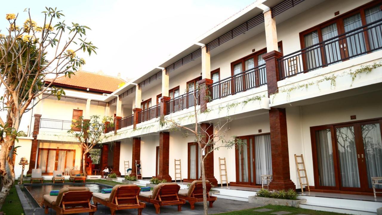 Seno Guesthouse & Cafe Uluwatu Exteriör bild