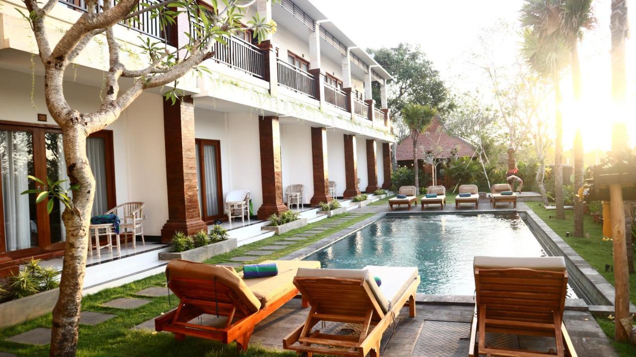 Seno Guesthouse & Cafe Uluwatu Exteriör bild