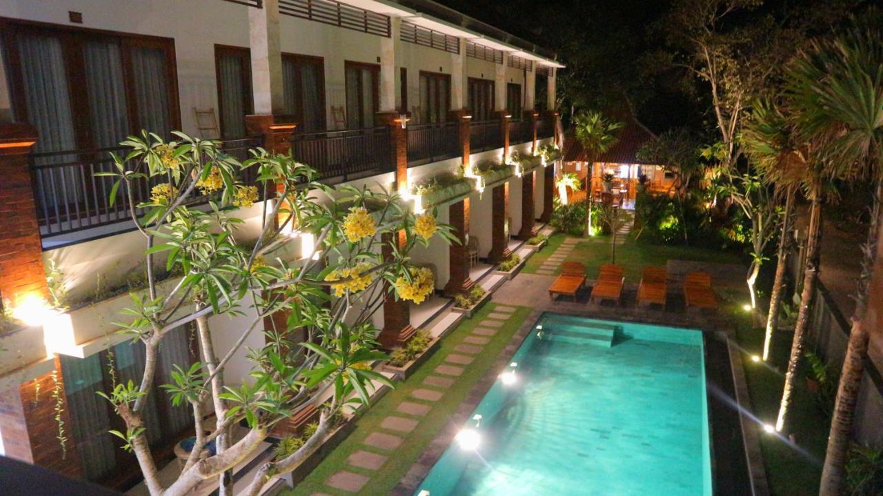 Seno Guesthouse & Cafe Uluwatu Exteriör bild