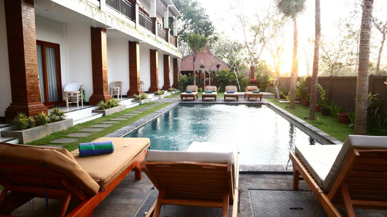 Seno Guesthouse & Cafe Uluwatu Exteriör bild
