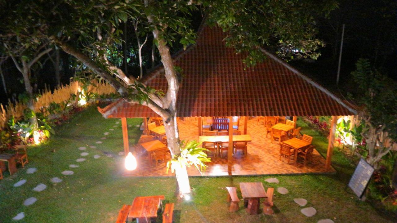 Seno Guesthouse & Cafe Uluwatu Exteriör bild